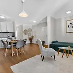 Revon Urban Executive , Old Town - Free Parking Apartment