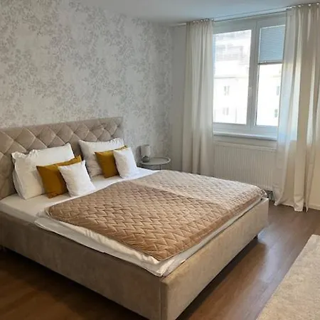 Lägenhet Revon Central-urban Apartment, Balcony & Free Parking Bratislava