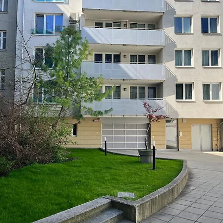 Revon Business Apartment, Free Garage & Balcony