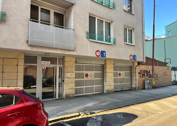 Apartment Revon Business Apartment, Free Garage & Balcony *