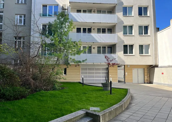 Revon Business Apartment, Free Garage & Balcony